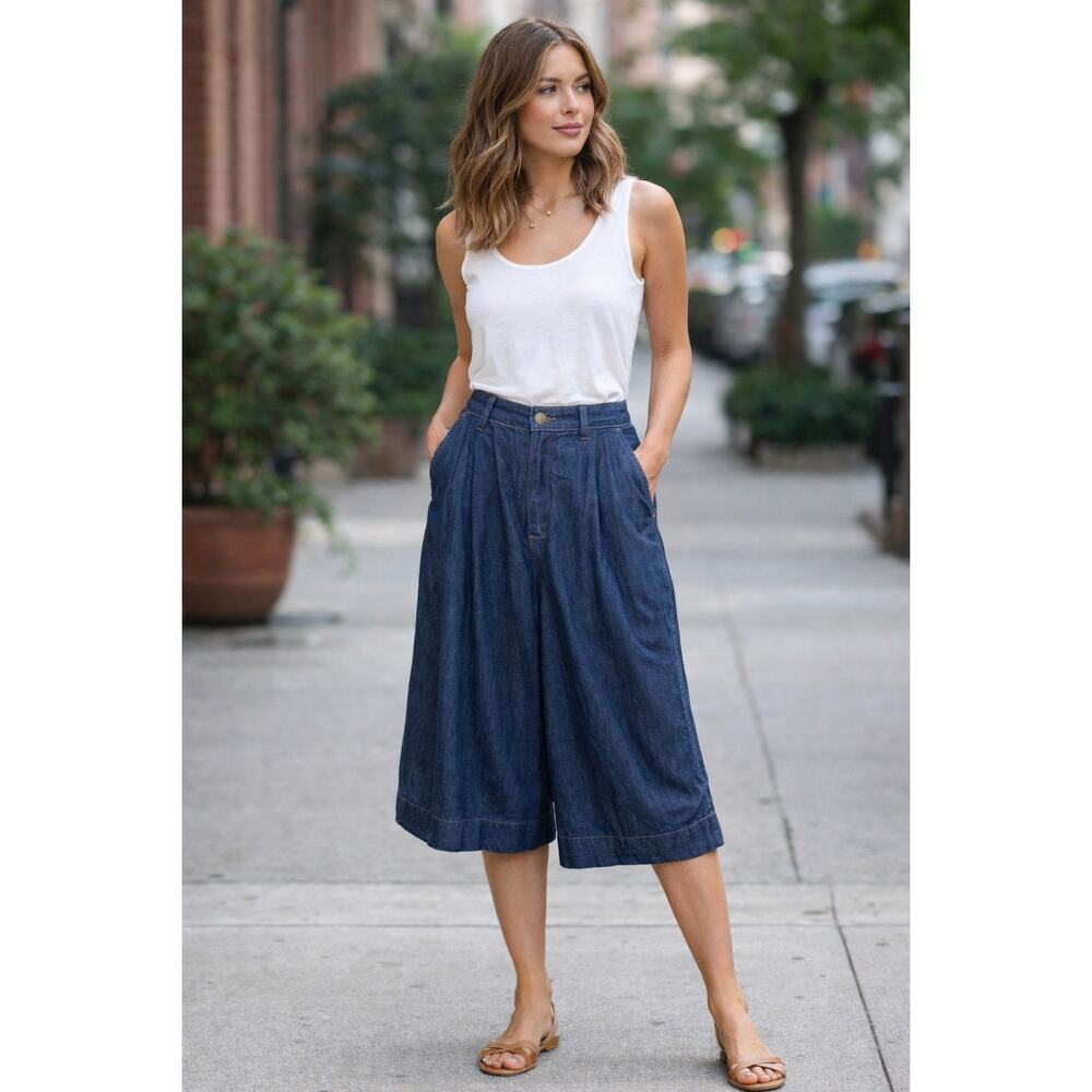 Vintage Unbranded Women's Lighweight Culotte Canal de Vieux Brass Button‎ Retro
